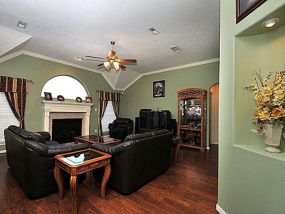 2nd image of 13618 Country Ln
