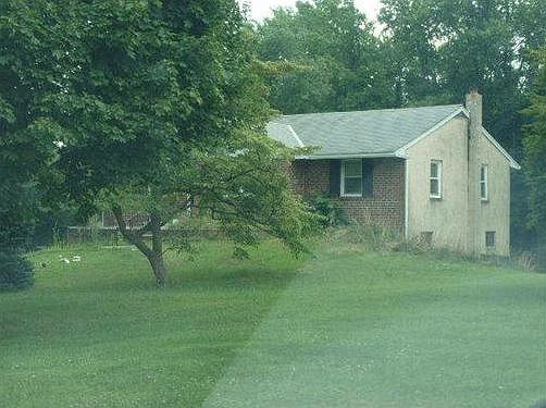 2nd image of 1467 Naamans Creek Rd