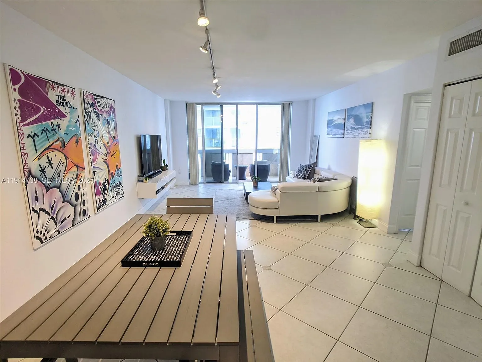 1 bed, 830 sqft, $2,900 — Photo 4