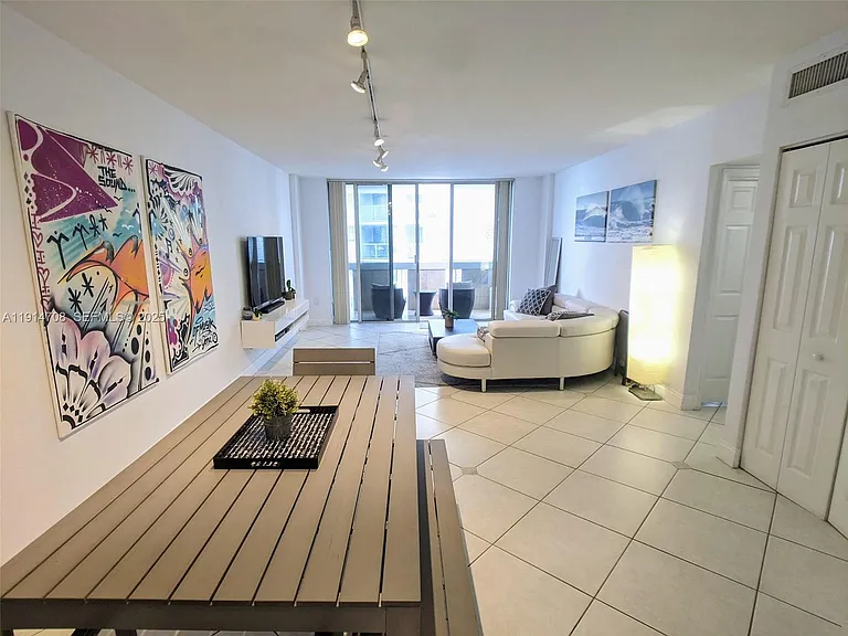 800 West Ave #938 — Photo 4