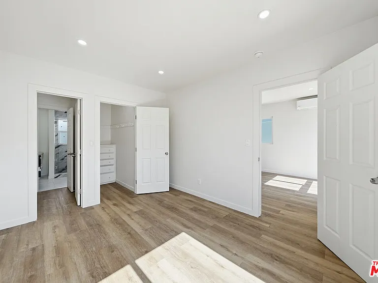 3020 W 12th St #1/2 — Photo 6