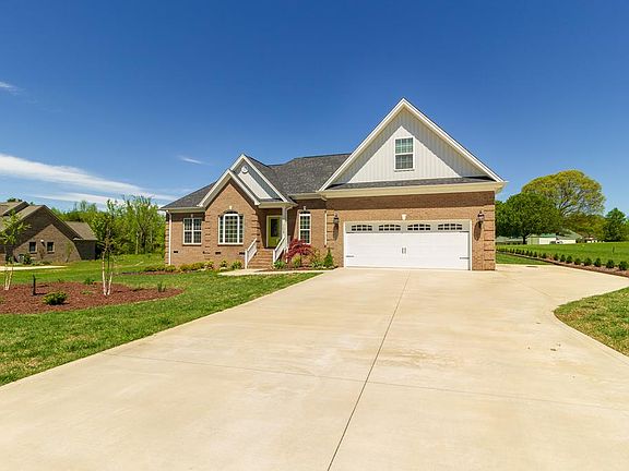 2nd image of 109 Kelly Marie Ct