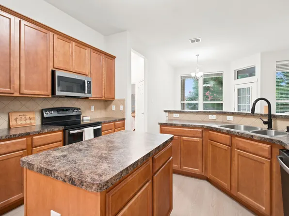 219 Southpeak Ln, Ponder, TX 76259