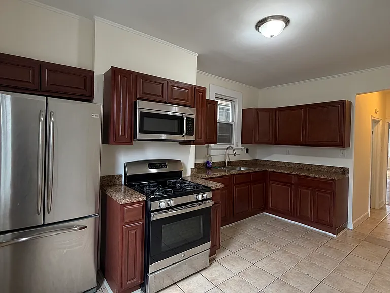 58 S 13th St #2 — Photo 7