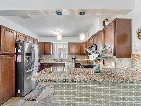 5th image of 4860 N Andrews Avenue
