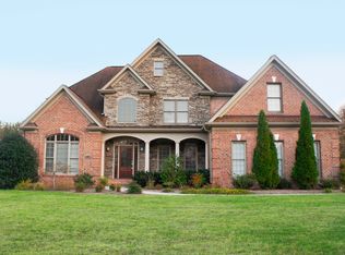 3600 Rosebriar Cir, Winston Salem, NC 27106