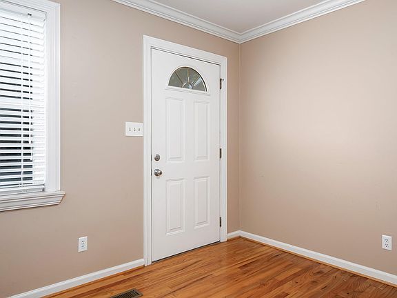3rd image of 83 Park Ave