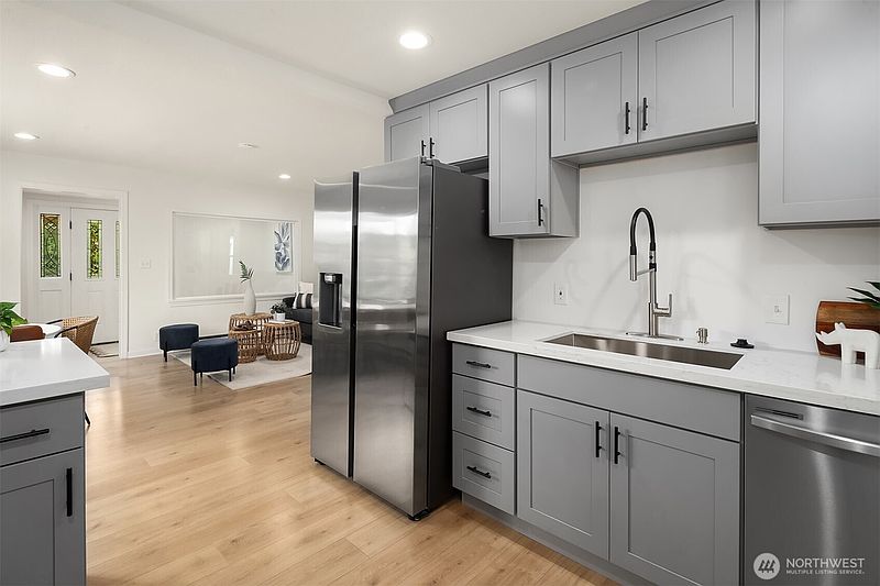 3rd image of 2604 S 122nd Street