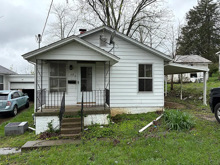 119 Capitol Blvd — Photo 1