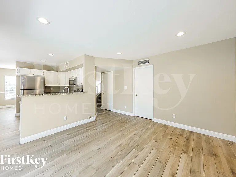 3622 W Cielo Grande — Photo 8
