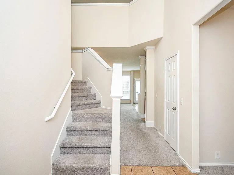 3015 Darby Brook Dr — Photo 9