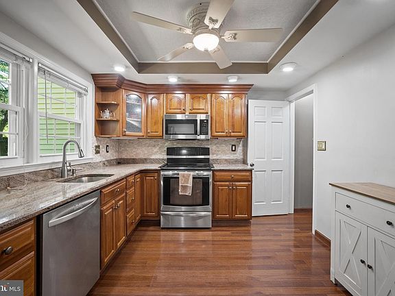2nd image of 9405 Chatteroy Pl