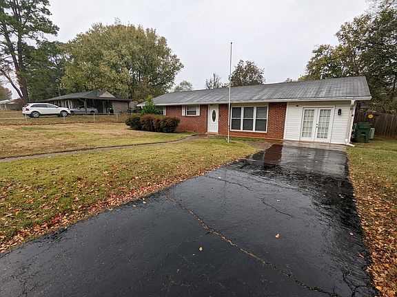 3rd image of 6302 Sheri Dr NW