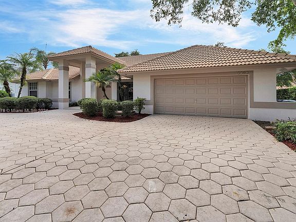 4th image of 1705 Eagle Trace Blvd W