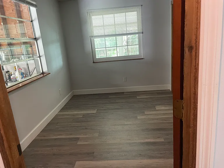 1085 S Lake Ave — Photo 24