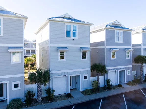 9007 Village West Drive, Emerald Isle, NC 28594