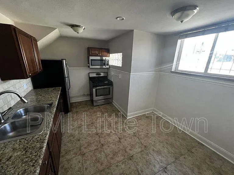 3620 Hudson St — Photo 7