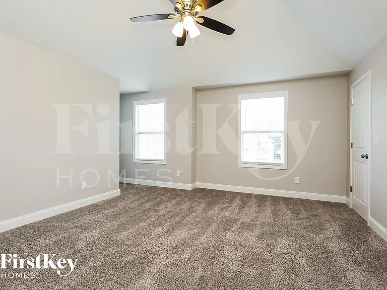1238 Catawba Way — Photo 8