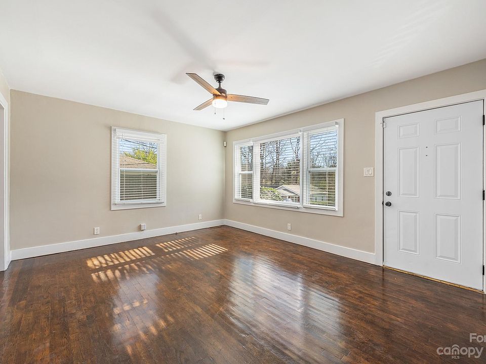 1923 Pl, Charlotte, NC 28216 Zillow