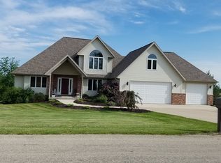 W5291 Windmill Ridge Rd, New Glarus, WI 53574