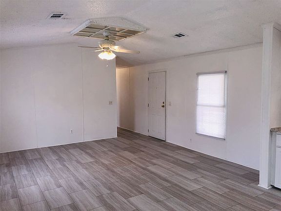 3rd image of 2694 Anaheim Dr