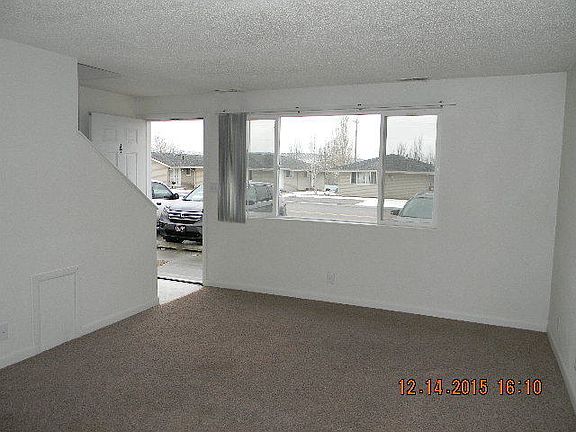 3rd image of 117 Skyline Dr #A