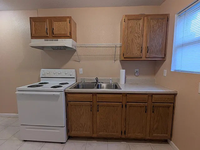 3 bed, 890 sqft, $1,250 — Photo 4