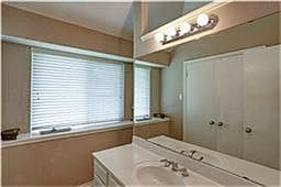 3rd image of 1102 Lochmoor Ln