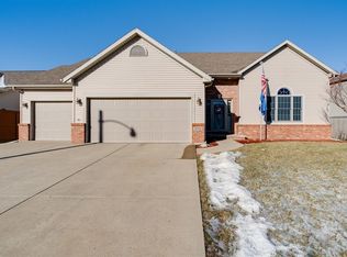 3066 Grey Hawk Dr, Normal, IL 61761