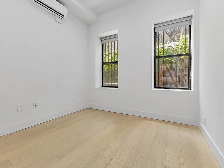 245 Eldridge St #1R — Photo 3