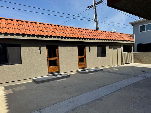 2nd image of 813 E Nutwood St #9