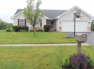 836 Fieldcrest Dr, Byron, IL 61010