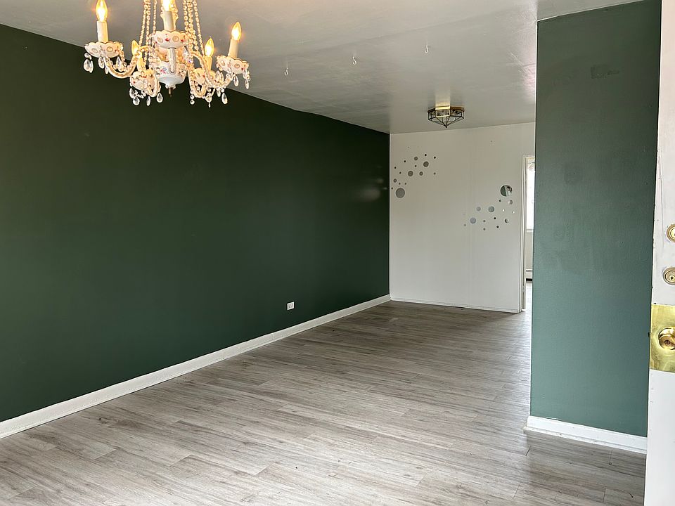 1st image of 1730 W Rosehill Dr APT 2A