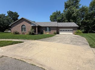 4628 Blue Fox Ct, Columbus, IN 47203