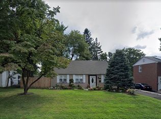 1102 Bloomdale Rd, Philadelphia, PA 19115