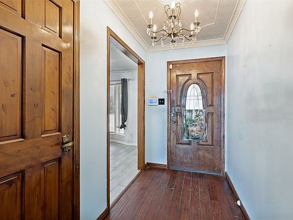 3rd image of 6533 Lake Side Cir