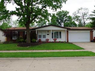 1450 Flamingo Dr, Florissant, MO 63031