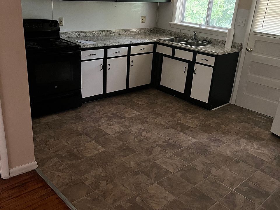 1st image of 225 Ridge Ave #4