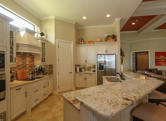 3rd image of 10975 Esteban Dr