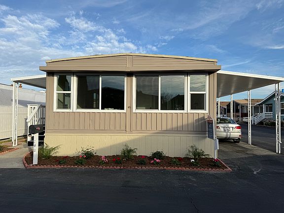 2nd image of 140 La Burnum Ln