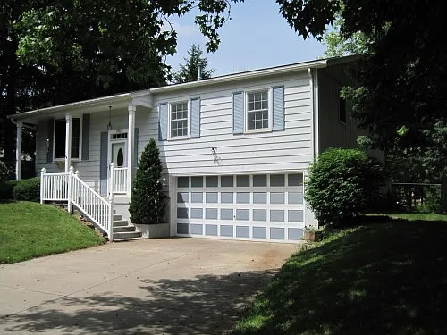 1922 University Dr photo 1