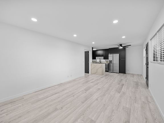 4th image of 4160 Texas St #1