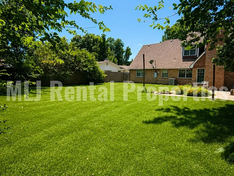 5881 S Irvington Ave — Photo 62
