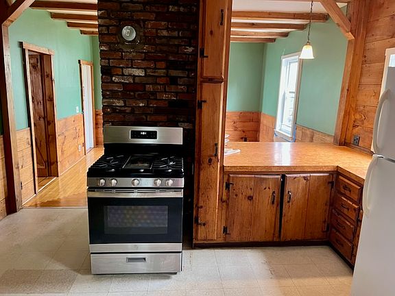 3rd image of 127 Calverley St #2