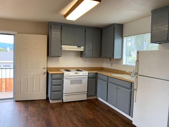 2nd image of 1231 Harriet Ave #3