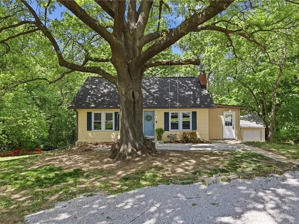 2 NE 70th Ter, Gladstone, MO 64118