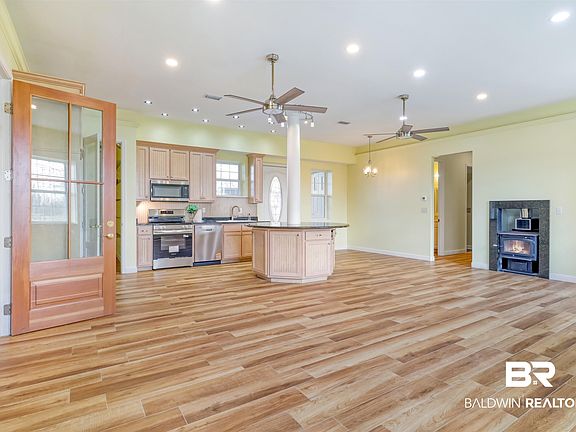 3rd image of 28461 Gardner Rd