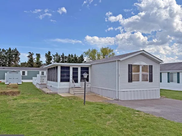 22 Sunnyfield Rd #E-13, Rehoboth Beach, DE 19971