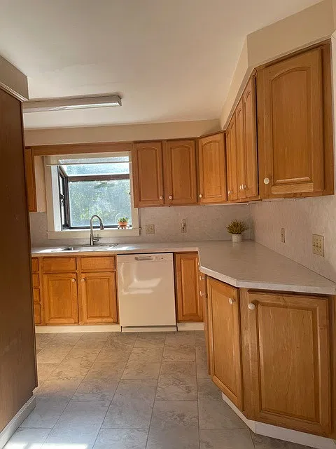 Charming 2BR Single-Family Home in Westfield with Central A/C — Photo 4