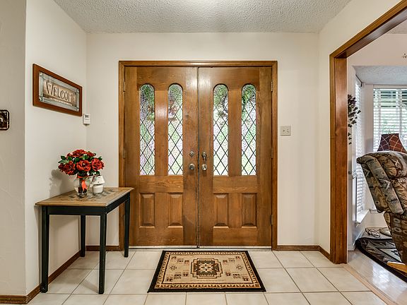 4th image of 6760 Greenacres Dr